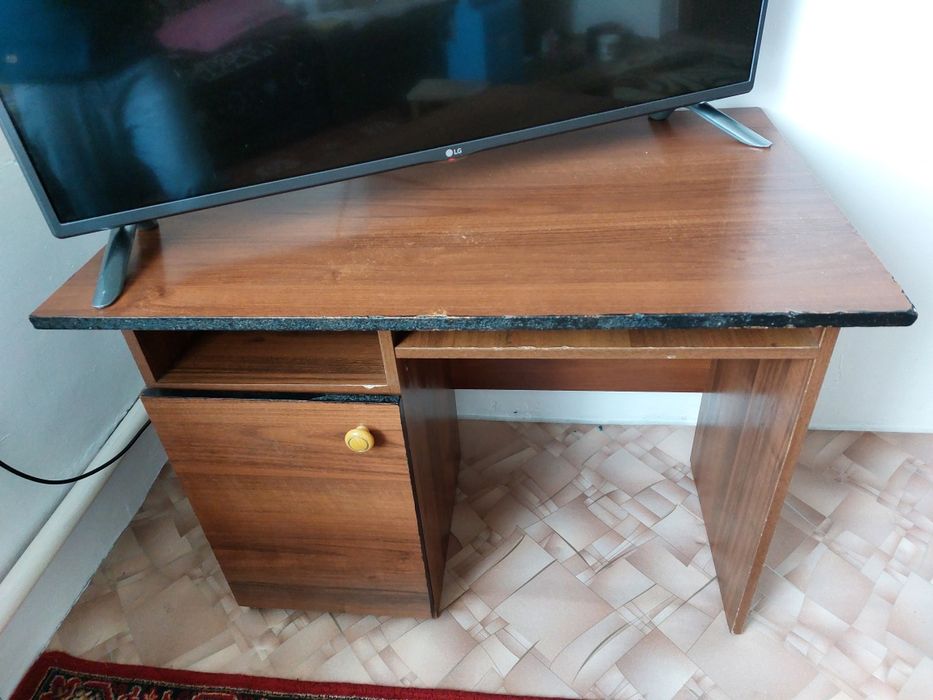 Продам тумбу под телевизор (тумба, тумбочка)