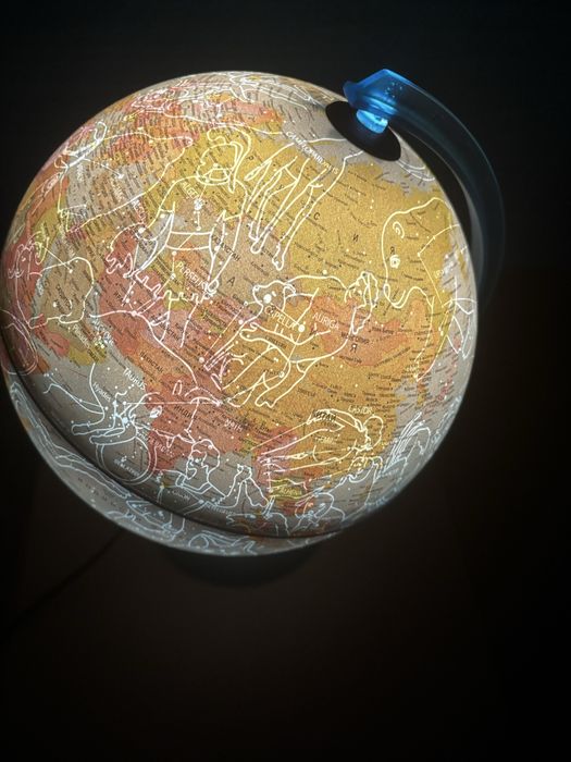 Светещ географски глобус