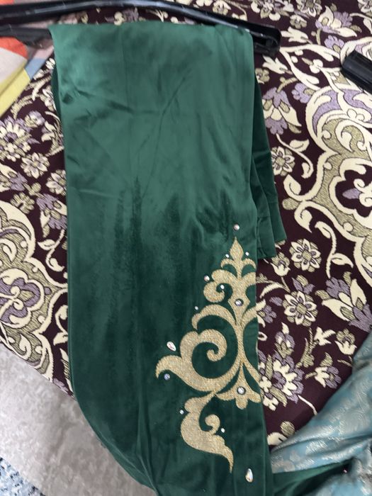 Ұлттық киім (костюм) сатылады