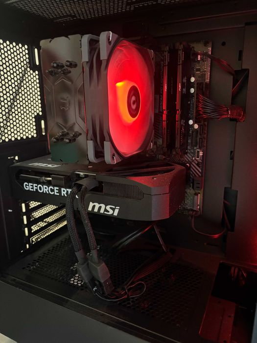 Настолен Гейминг компютър + монитор (AMD RYZEN 7, Msi Nvidia GeForce RTX 5070) + 24м. гаранция