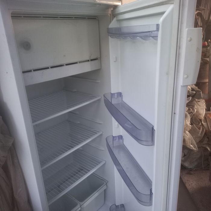 Холодильники нерабочие на запчасти.