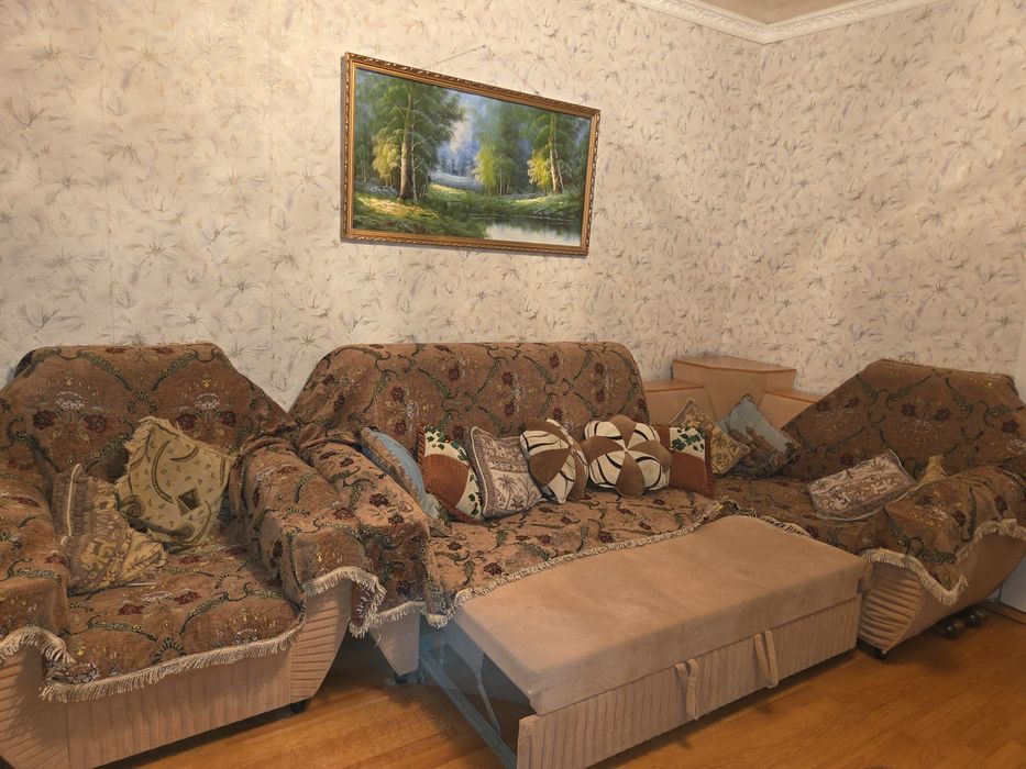 Продам диван угловой с креслом