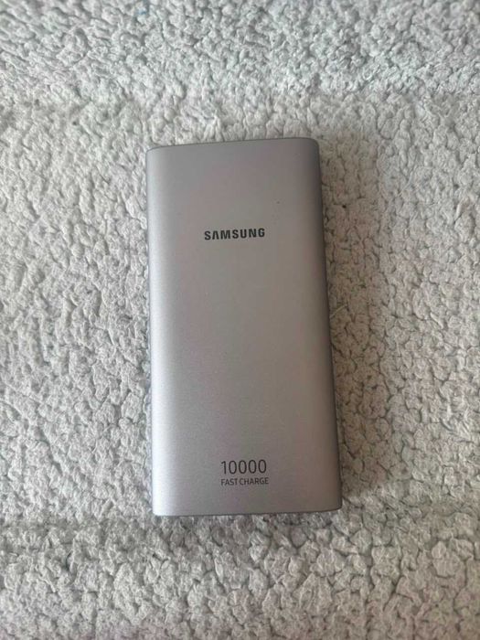 Поурбанк зарядчик 5 000 тг.