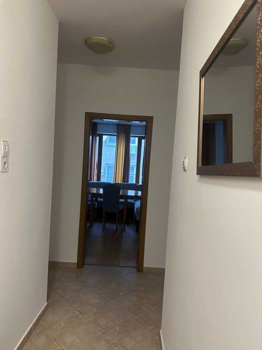 Дава се под наем Тристаен апартамент в Бургас, Център - 80 кв.м за 550 € - Снимка #2