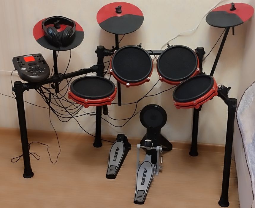 Барабанная электронная установка две педали Майкудук