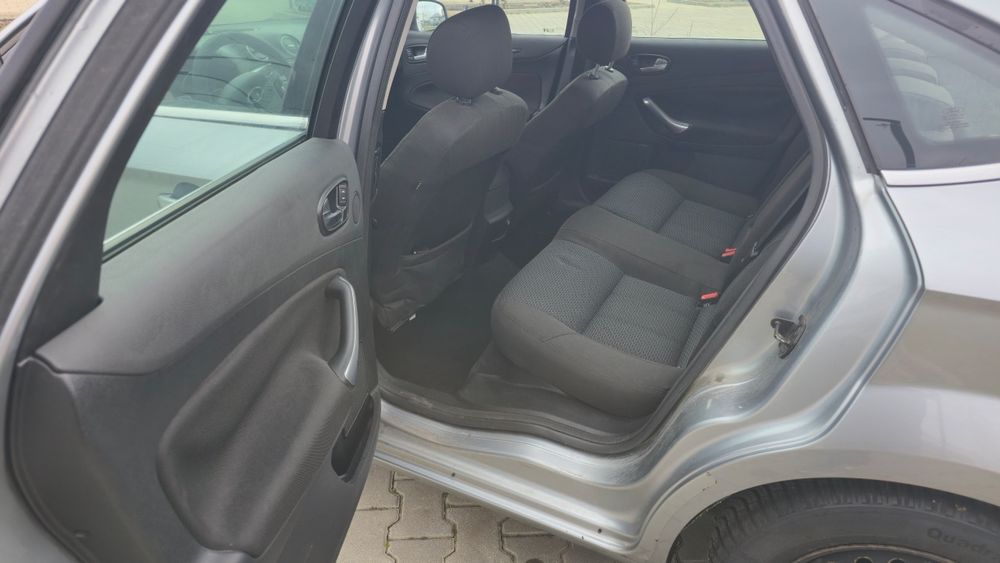 Vând Ford Mondeo ghia MK4