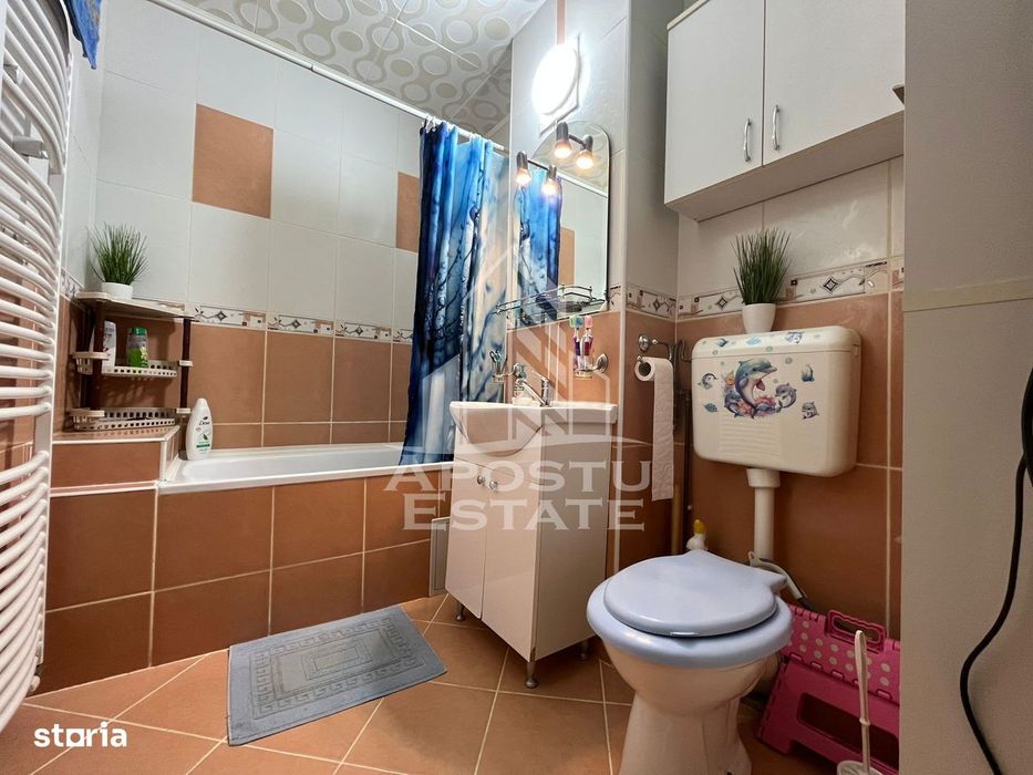 Apartament cu 3 camere, decomandat, 2 bai , 2 balcoane,zona Soarelui