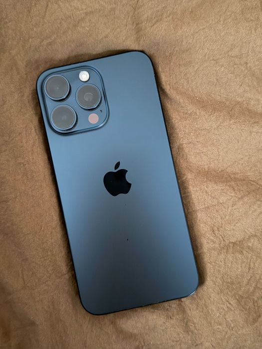 iPhone 15 pro max blue titanium