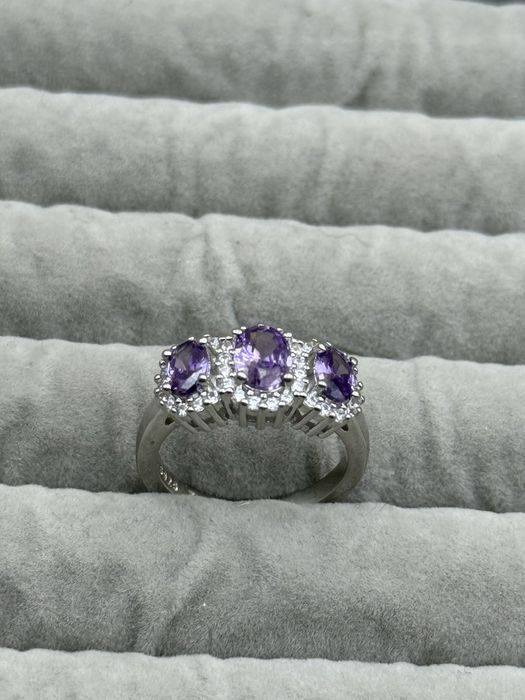 Inel din argint si pietre