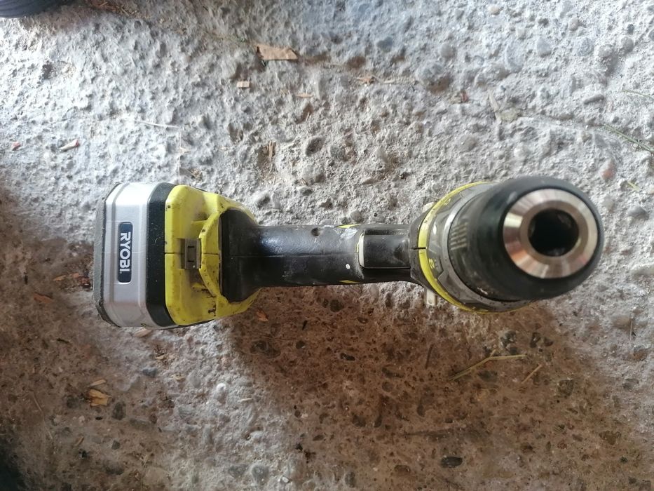 Bormasina Ryobi 14.4 v