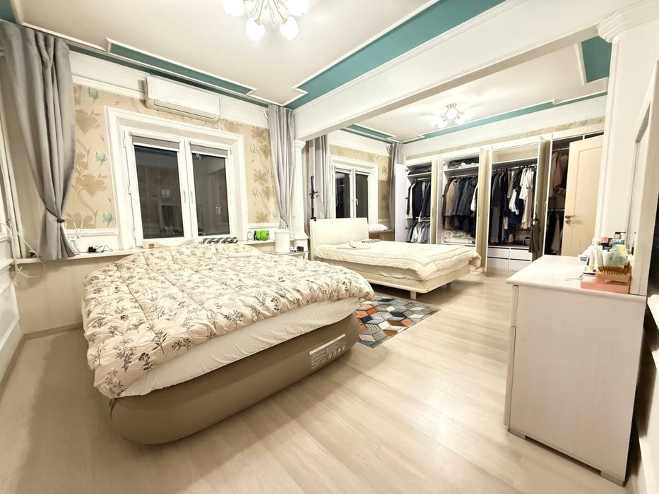 В продаже  4х комнатная квартира на Айбеке 4/7/9 180м2