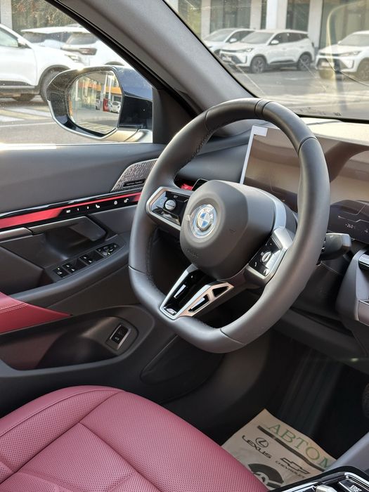 BMW i5 40L EV 2025 в наличаи от Terra Auto