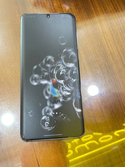 Samsung s20 plus 128 tali aybi 1 x xira boshqa aybi yoq
