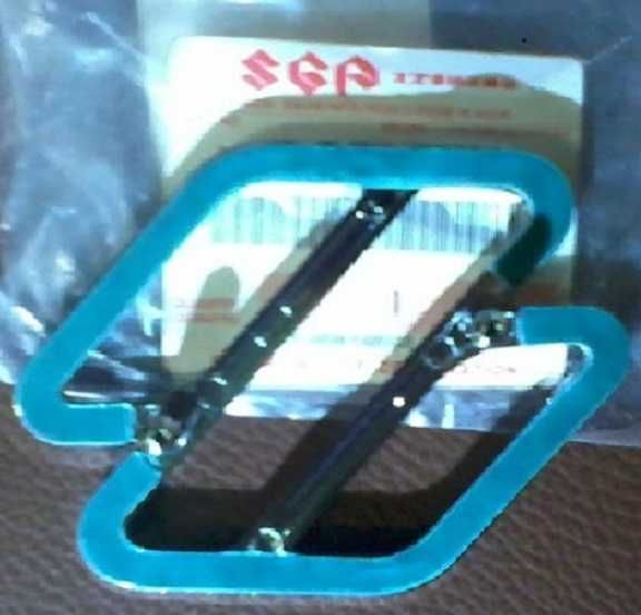 эмблема решётки радиатора Suzuki