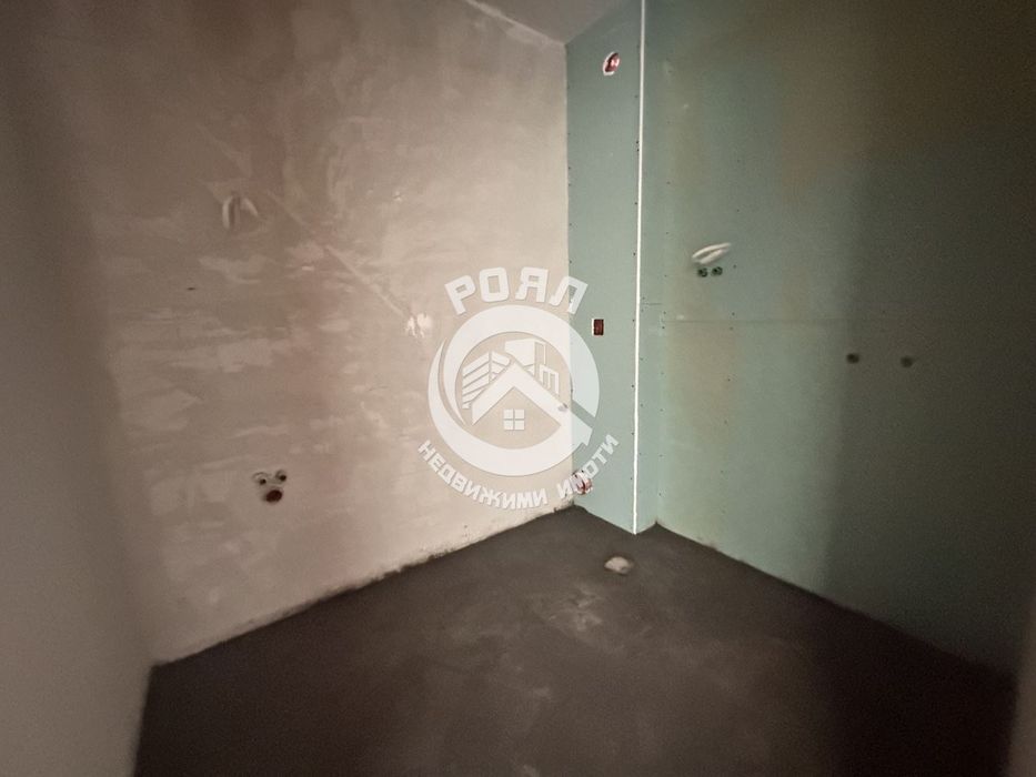 Продава се Тристаен апартамент в Пловдив, Христо Смирненски - 119 кв.м за 1093 €/кв.м - Снимка #3