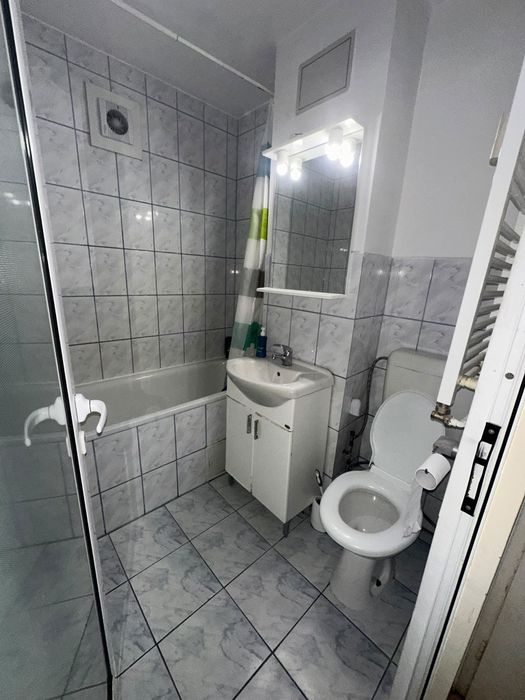 Apartament de vânzare zona Lipovei 3 camere, decomandat