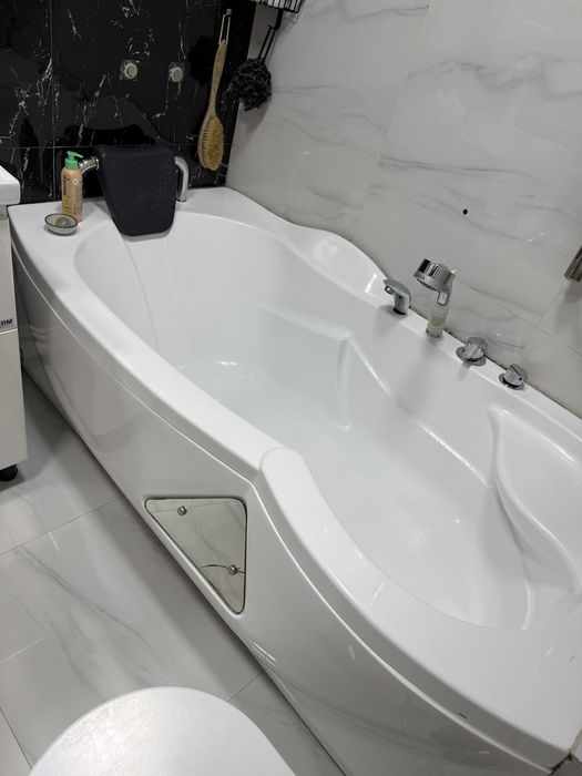 Продам ванну акриловую