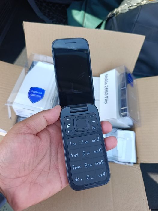 Nokia 2660 Flip раскладной телефон