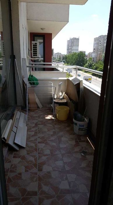 Двустаен имот в кв.Белите брези