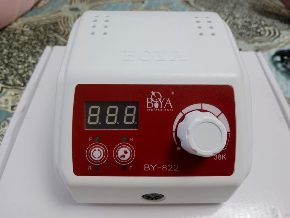 Профессиональный маникюрный аппарат