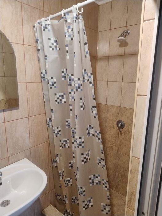 Închiriez garsonieră