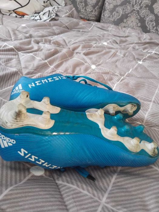Футбольные  бутцы Адидас