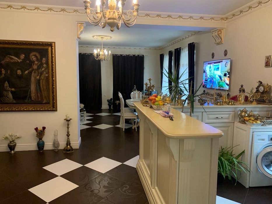 vand casa px1 dina caramid zona centrala