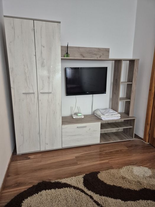 Regim hotelier închiriez