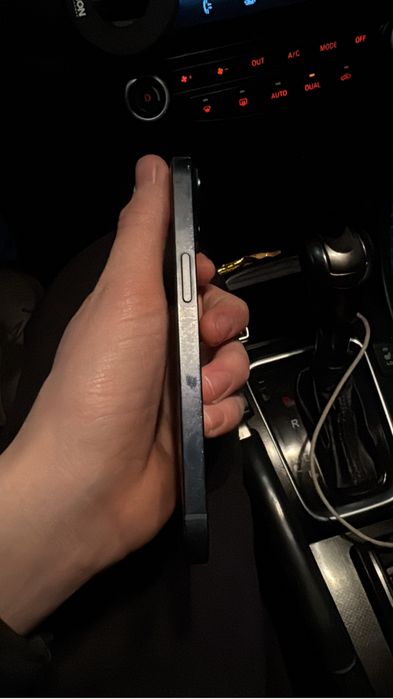 Продам Iphone 14 128gb