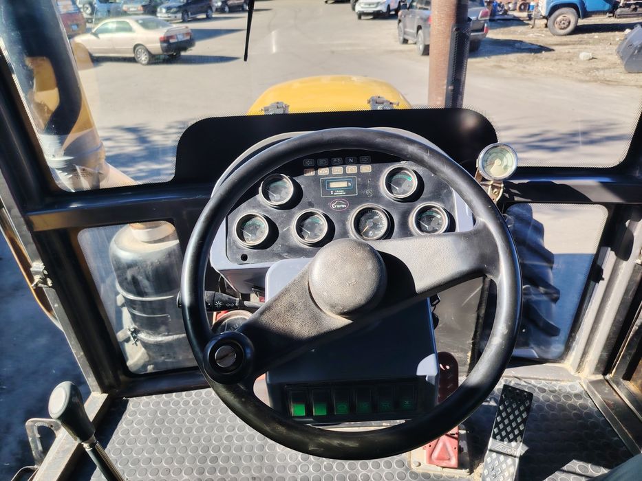 Трактор 2016 года