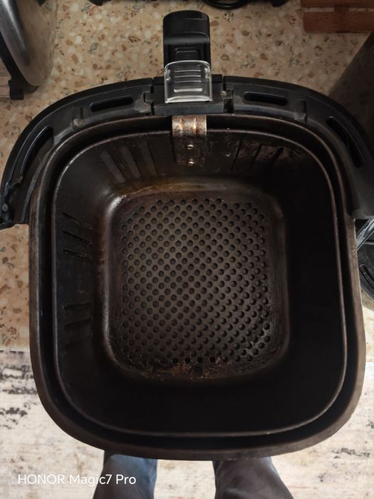 Продавам еърфраер 8 литра