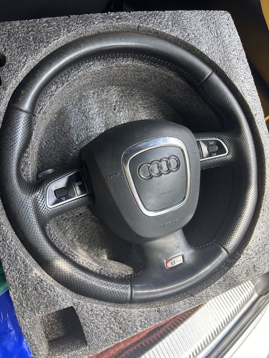 Volan a4b8 , mentionez ca volanul este functional