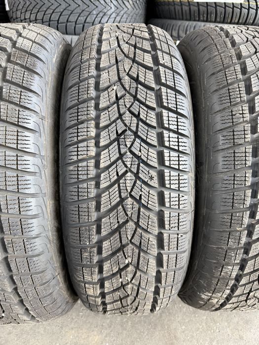 215/65/17 GOODYEAR 4бр