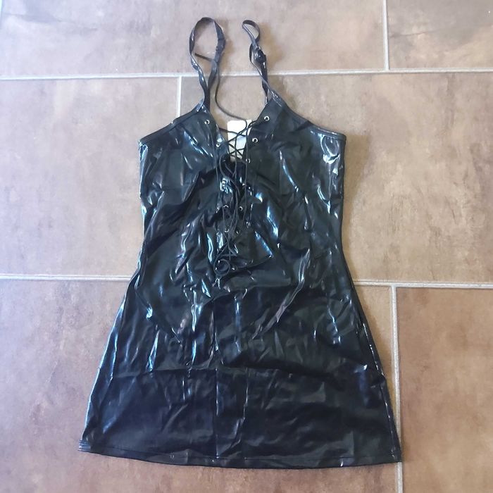 Мини черна рокличка