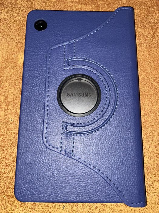 Samsung Galaxy Tab A9 можно вставить SIM