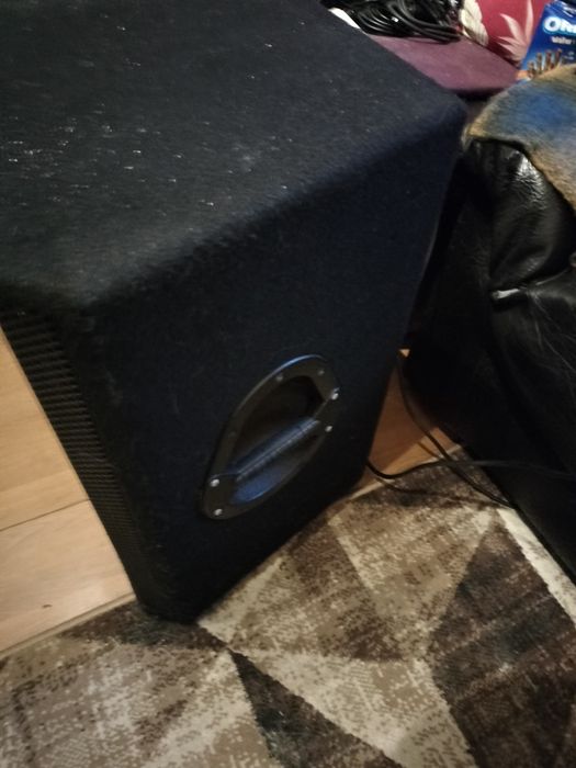 Boxe pe 12" pasive 2x400w echipate cu difuz. Eminence