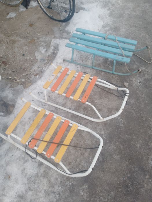 Улица Азаттык дом51 Санки детские