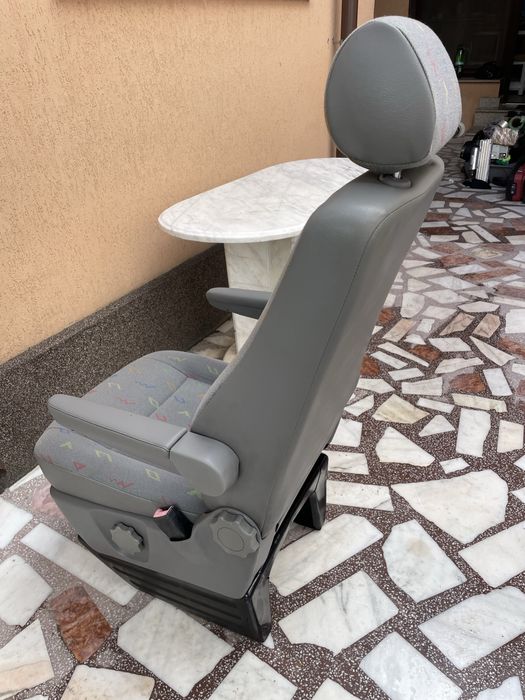 Scaun pasager Volkswagen T5 cu cotiere si incalzire impecabil pret 1000 lei