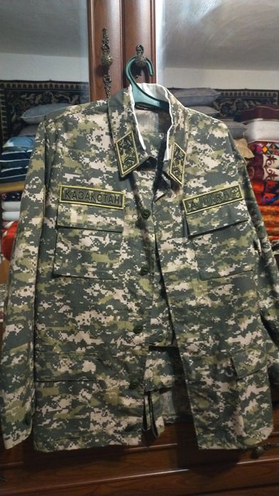 Военный  бучлад новый,и ещё есть