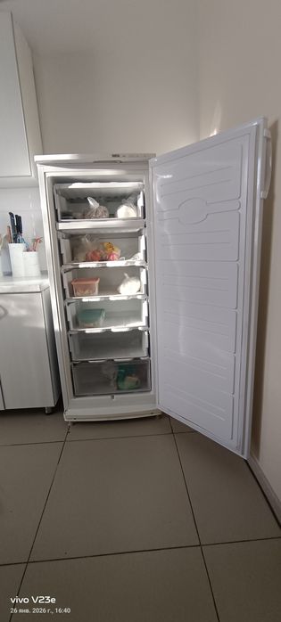 Продам морозильник