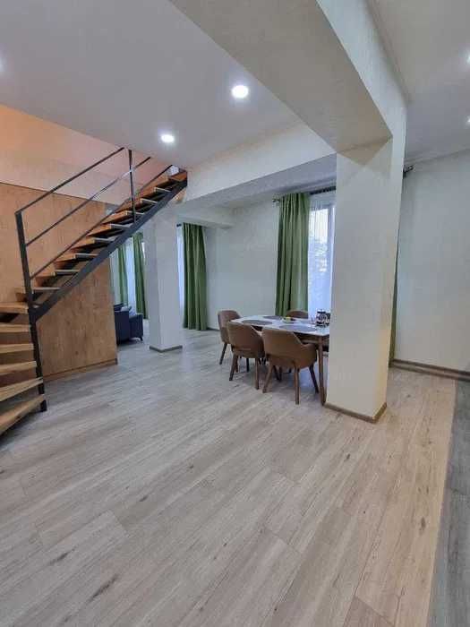 Продам свою 2-х уровневую кв-ру в кирпичном доме 110 кв.м | м.Чкалово