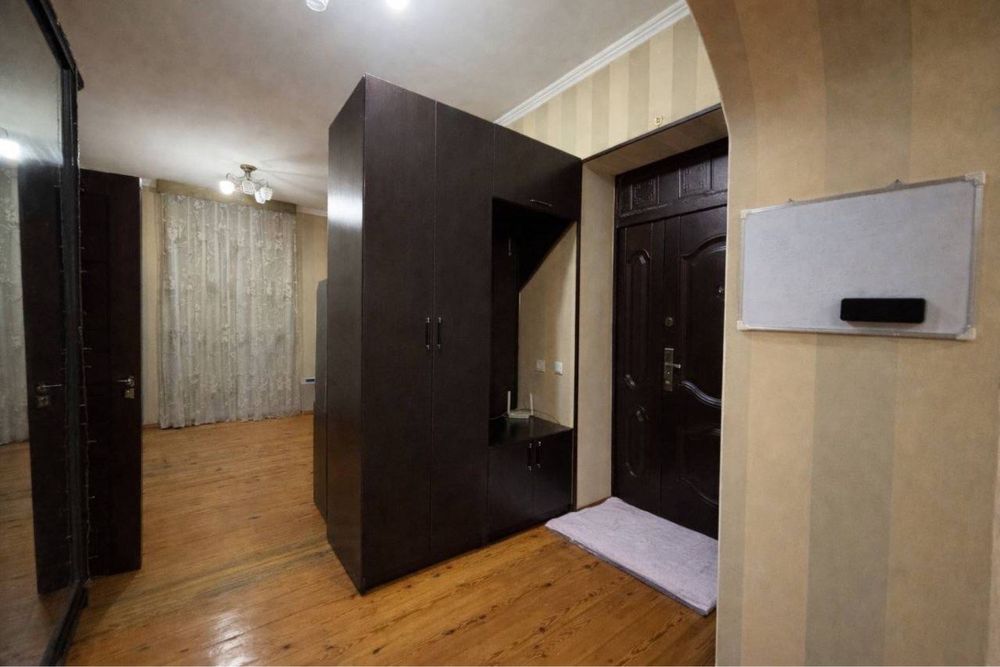 1.87 сотки Дом , Военный госпиталь , 3 комнаты