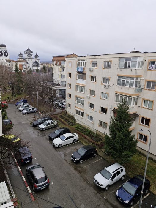 Vand apartament 3 camere Mioveni,zona  Robea