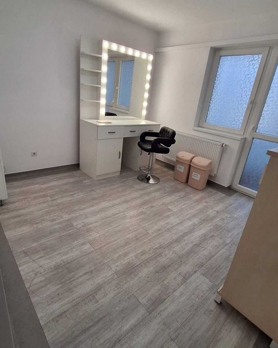 Închiriez camera în salon pentru servicii beauty