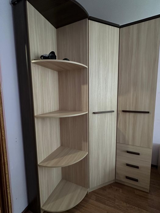 Шкаф. В очень хорошем состоянии.