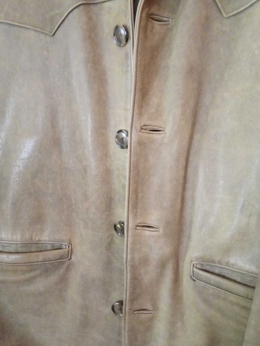 Продавам мъжко кожено сако