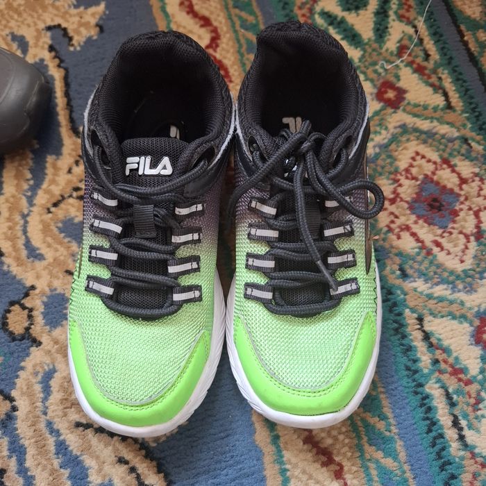 Продам кроссы на мальчика!