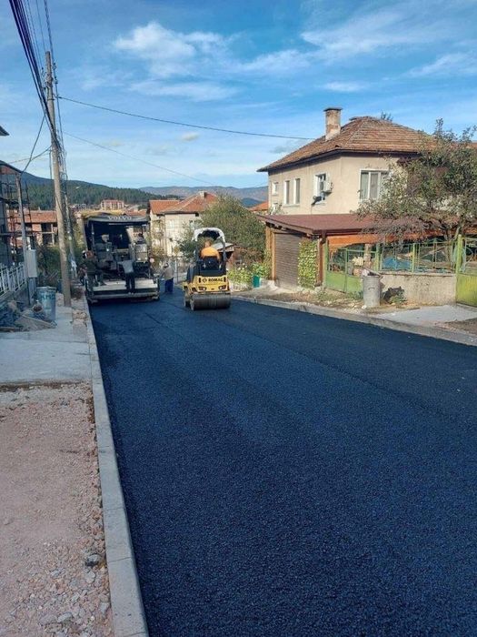 Полагане на асфалт, валяк, топ цени.