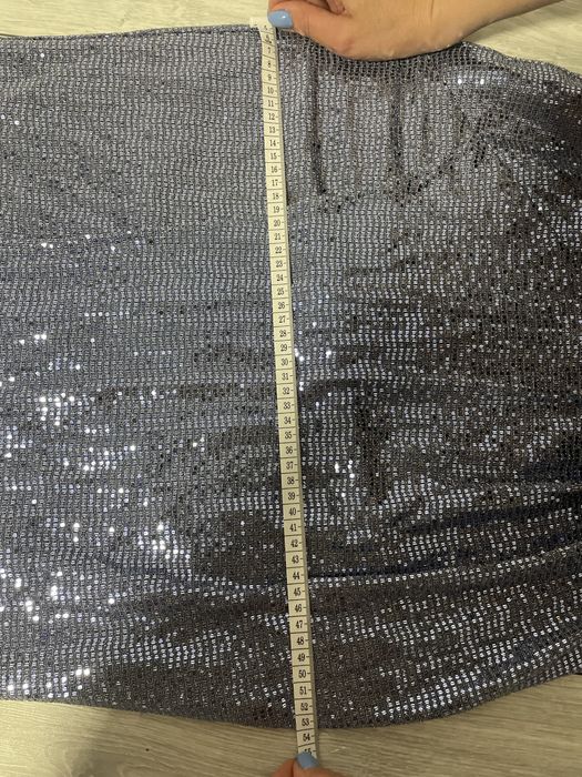 rochie cu trena si brosa