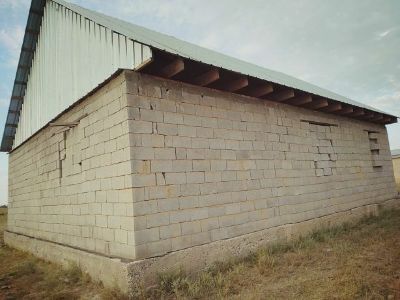 Продается дом.Фундамент крепкий.